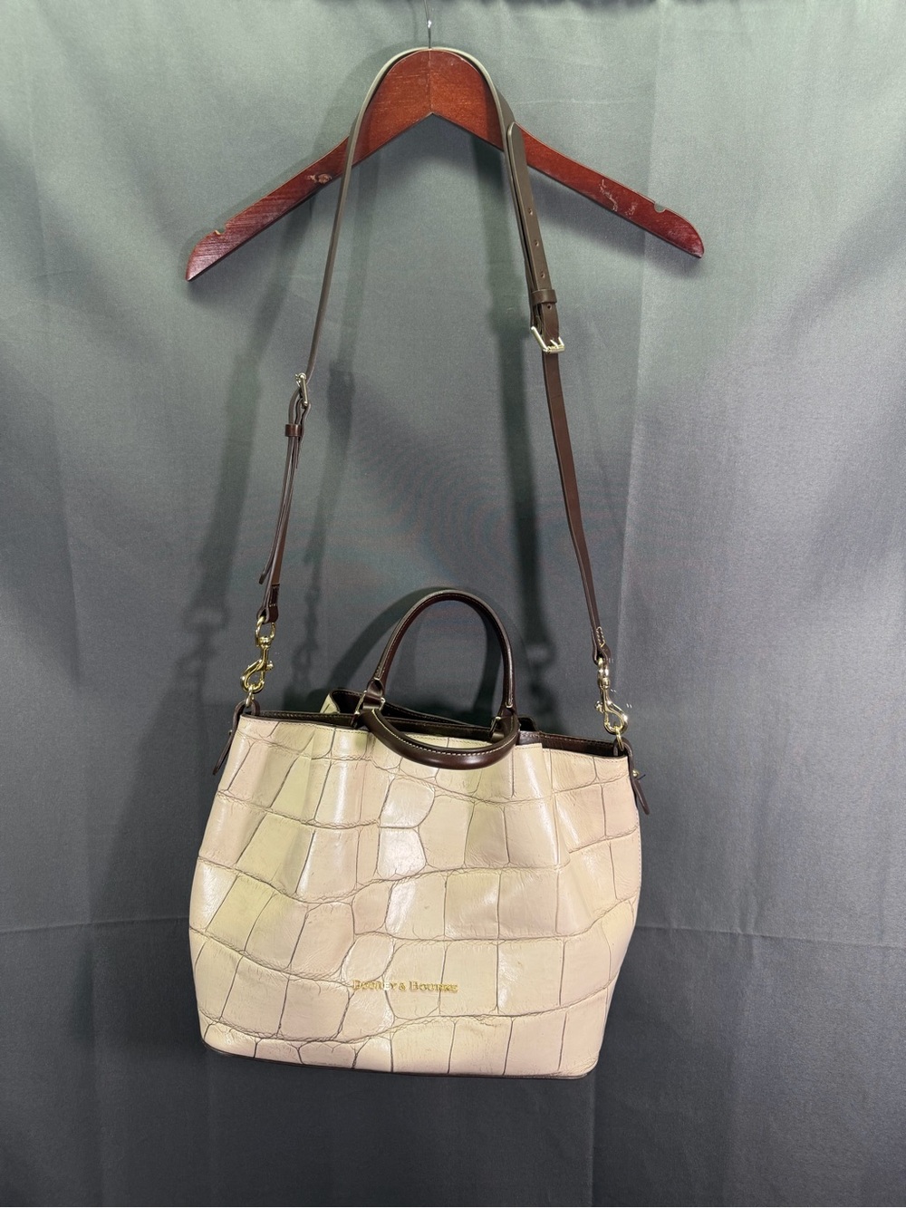 DOONEY & BOURKE DENISON FLYNN CROC-EMBOSSED LEATHER CROSSBODY TOTE BAG IN BONE